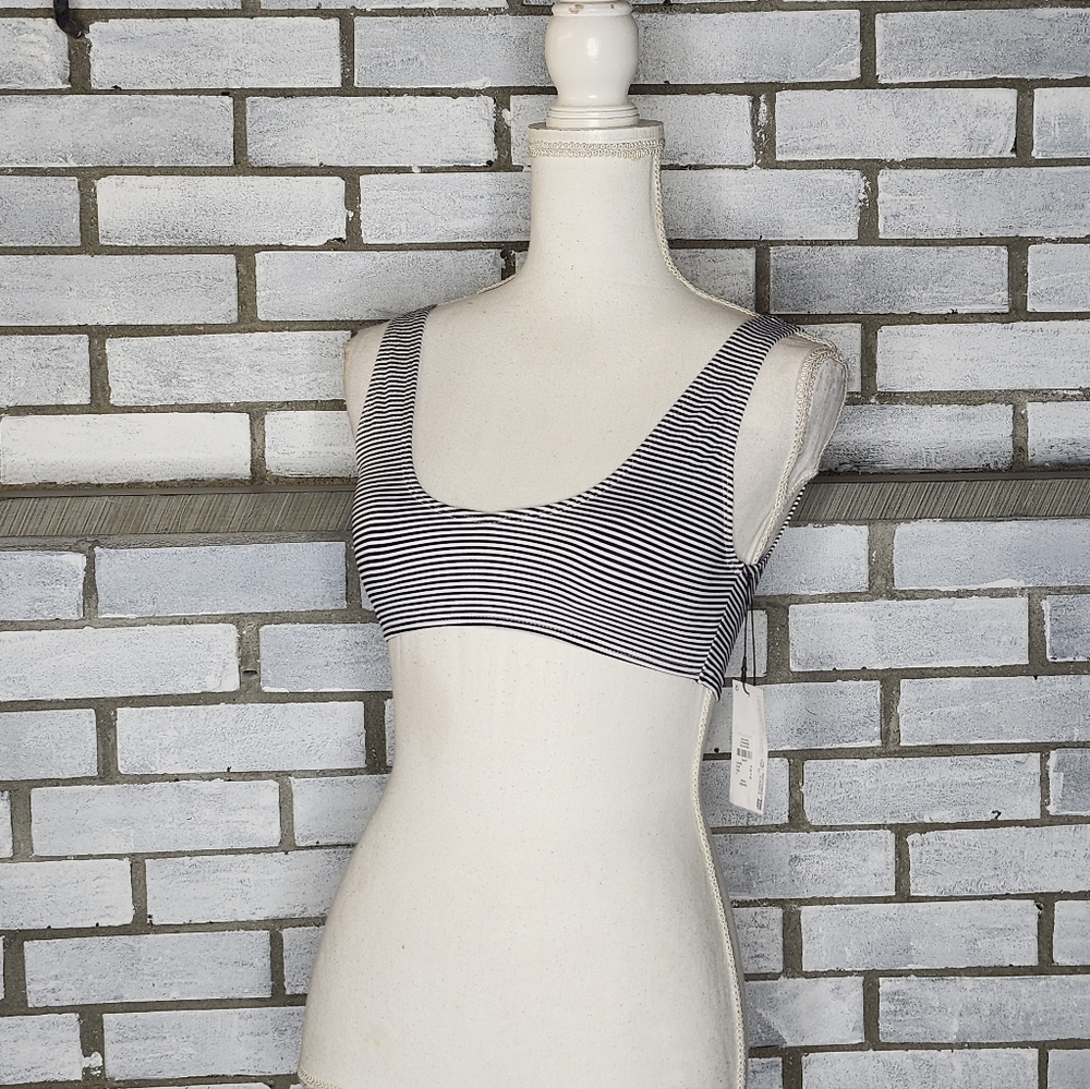 •NWT Primark Women's Seersucker Swimsuit Top Size USA 6 White & Blue Striped